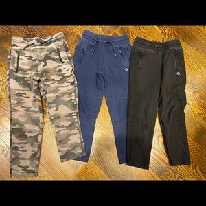 Boy’s size S (6-7) GAP straight leg joggers. 3 pairs